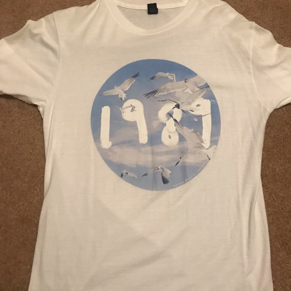 Taylor Swift 1989 Tour Authentic T-Shirt